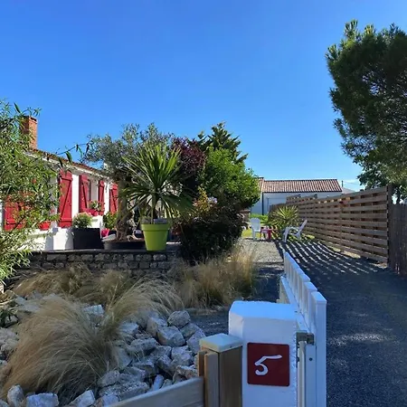 Holiday home Charme Et Detente Entre Mer Et Campagne, Proche Plages Et Activites - Fr-1-336-83