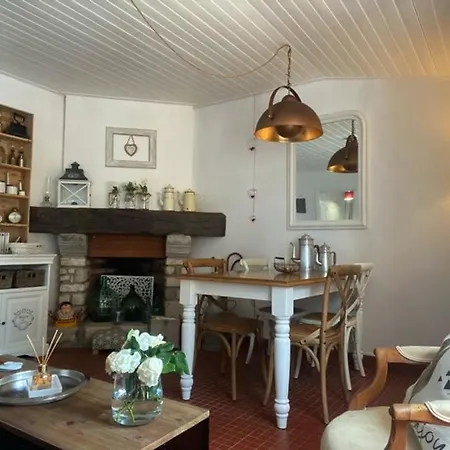 Holiday home Charme Et Detente Entre Mer Et Campagne, Proche Plages Et Activites - Fr-1-336-83 Angles (Vendee)